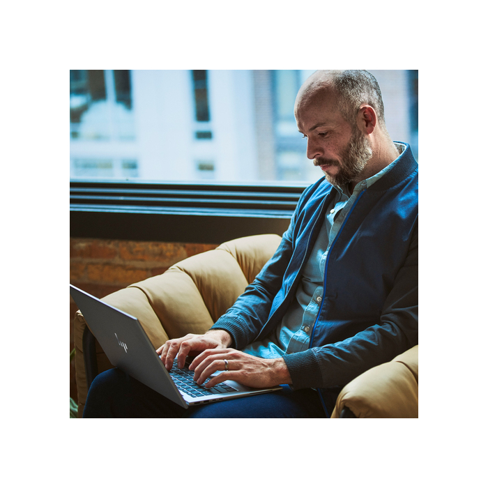 HP ZBook Firefly G10 AMD Ryzen 5 PRO 7640HS 14" 16 Go 512 Go Wi-Fi 6 Windows 11 Pro Argent